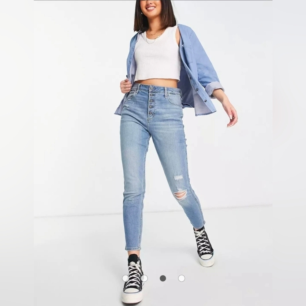 Abercrombie & Fitch • Curve Love High Rise Ankle‎ Jean